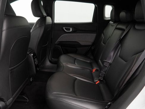 Certified 2024 Jeep Compass Latitude image 23