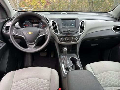 Used 2018 Chevrolet Equinox LS image 12