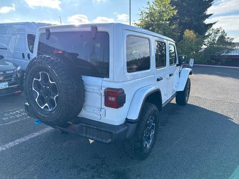 Used 2023 Jeep Wrangler Unlimited Rubicon 4xe w/ Cold Weather Group AWD/4WD image 9