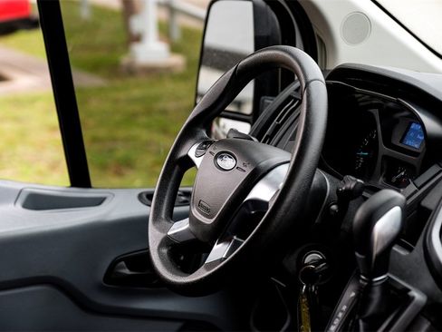 Used 2019 Ford Transit 350 XLT image 11