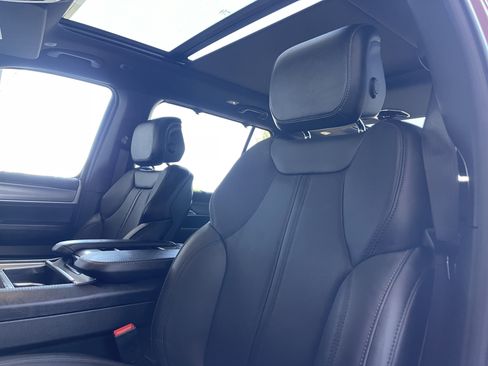 New 2026 Jeep Grand Wagoneer Limited AWD/4WD image 17