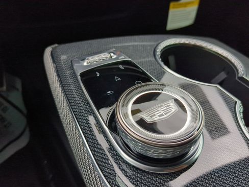 New 2026 Cadillac Optiq Luxury 2 image 28