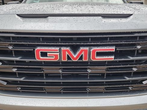 New 2026 GMC Sierra 1500 Elevation image 10