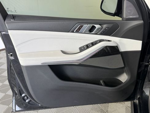 Used 2024 BMW X5 sDrive40i w/ M Sport Package RWD image 12