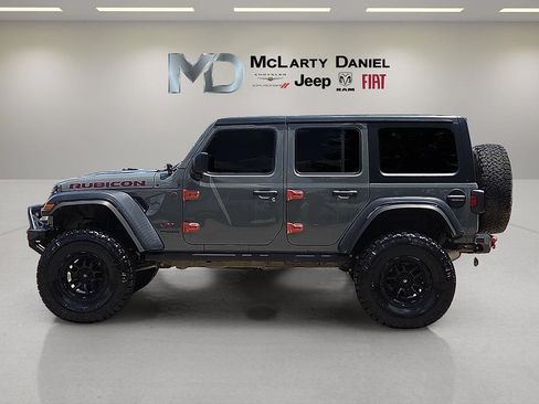 Used 2022 Jeep Wrangler Unlimited Rubicon w/ Cold Weather Group AWD/4WD image 3