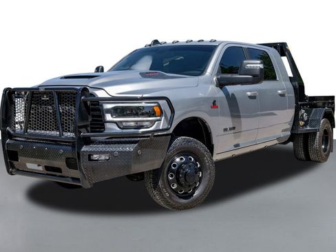 Used 2024 RAM 3500 Laramie w/ Night Edition AWD/4WD image 4
