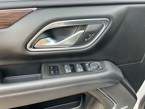 Used 2022 Chevrolet Tahoe Z71 w/ Luxury Package image 18