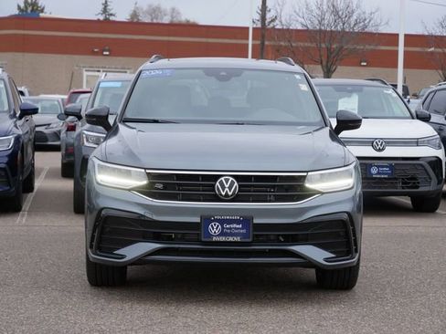 Certified 2024 Volkswagen Tiguan SE R-Line image 2