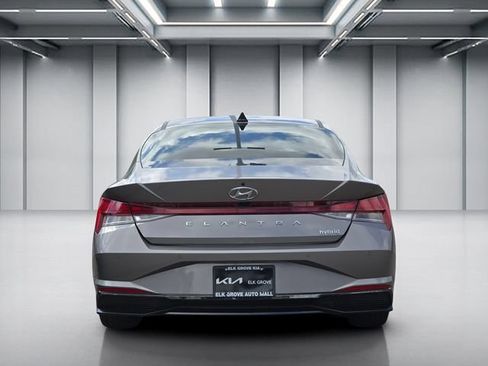 Used 2023 Hyundai Elantra Limited FWD image 5