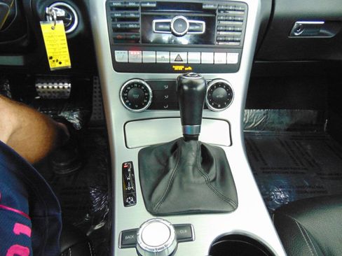 Used 2013 Mercedes-Benz SLK 250 image 16