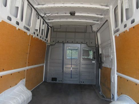 Used 2020 Nissan NV 2500 SV RWD image 23