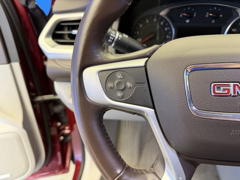 Used 2018 GMC Acadia SLT FWD image 16