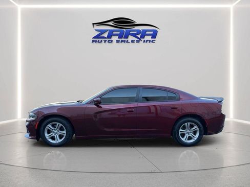 Used 2019 Dodge Charger SXT RWD image 4