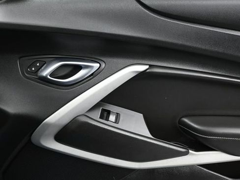 Used 2020 Chevrolet Camaro LT RWD image 17