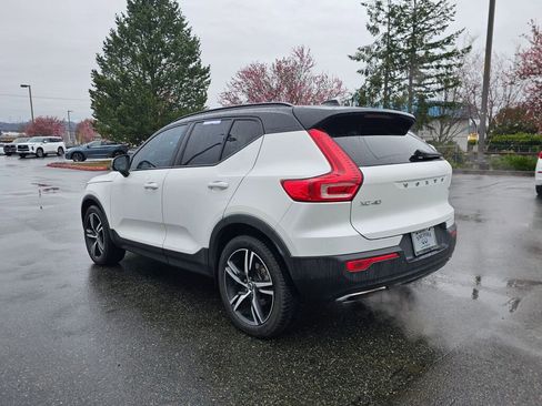 Used 2020 Volvo XC40 T5 R-Design image 5