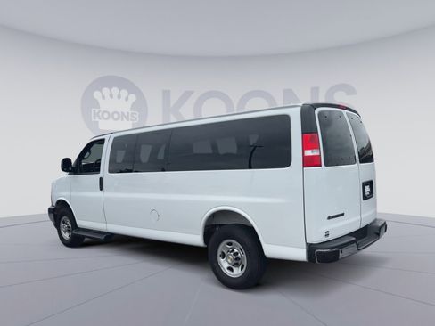 Used 2025 Chevrolet Express 3500 LT w/ LT Preferred Equipment Group RWD image 8
