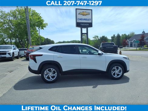 New 2026 Chevrolet Trax LS w/ LS Convenience Package FWD image 4