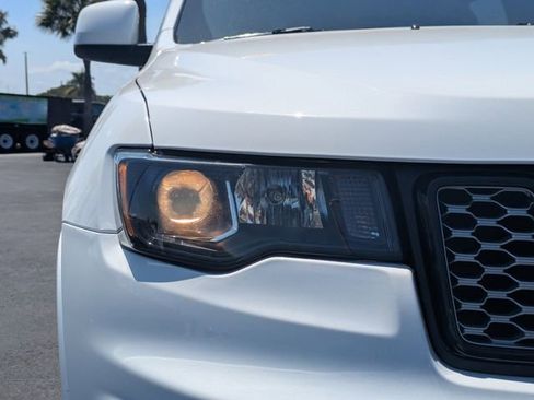 Used 2019 Jeep Grand Cherokee Altitude AWD/4WD image 10