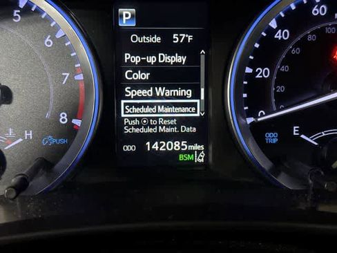 Used 2019 Toyota Highlander XLE AWD/4WD image 19