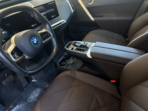 Used 2024 BMW iX xDrive50 AWD/4WD image 11