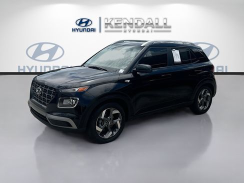 Used 2022 Hyundai Venue SEL FWD image 3
