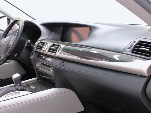 Used 2016 Lexus LS 460 w/ Comfort Package image 47