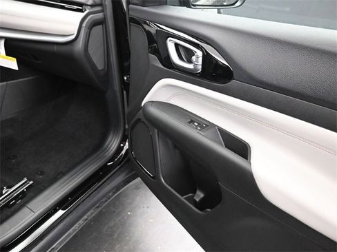 New 2026 Jeep Compass Limited w/ Mopar Graphics Package image 24