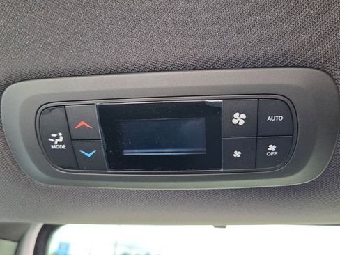 Certified 2027 Chrysler Pacifica Select FWD image 14