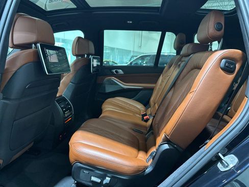 Used 2019 BMW X7 xDrive50i w/ M Sport Package AWD/4WD image 46