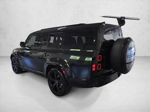 Certified 2023 Land Rover Defender 130 X-Dynamic SE AWD/4WD image 7