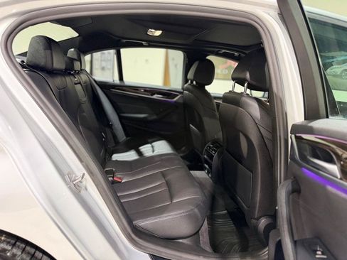 Used 2019 BMW 530i w/ Convenience Package RWD image 12