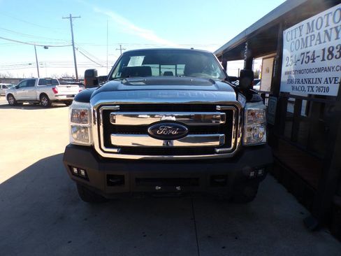 Used 2015 Ford F250 XLT w/ XLT Interior Package image 3