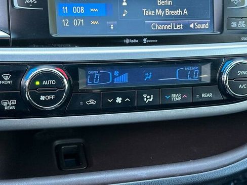 Used 2014 Toyota Highlander XLE image 21