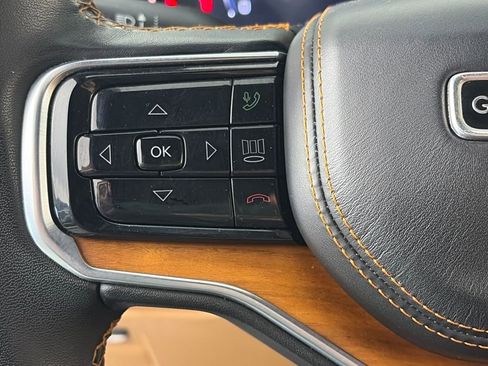 Used 2023 Jeep Grand Wagoneer L Series III w/ Rear Seat Video Group 1 image 17