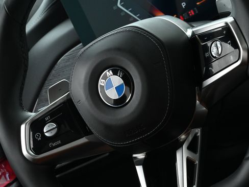Certified 2024 BMW 760i xDrive AWD/4WD image 25