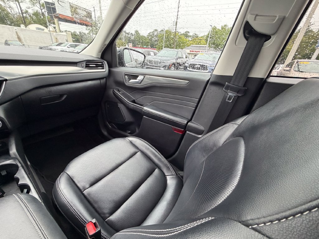 Used 2022 Ford Escape Titanium AWD/4WD image 17