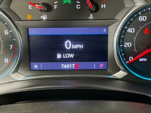 Used 2023 Chevrolet Traverse LT w/ LPO, Floor Liner Package FWD image 14
