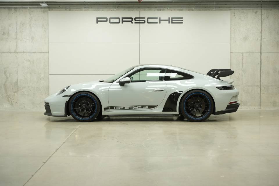 Certified 2022 Porsche 911 GT3 RWD image 2