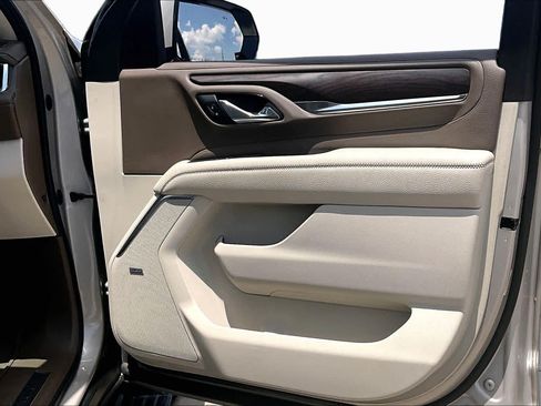 Used 2021 GMC Yukon XL Denali w/ Denali Premium Package RWD image 23
