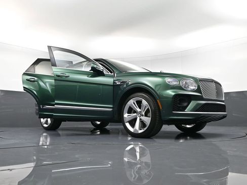 Used 2023 Bentley Bentayga AWD/4WD image 40