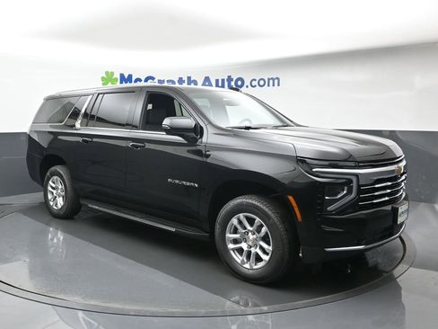 New 2026 Chevrolet Suburban LT w/ Comfort Package image 2