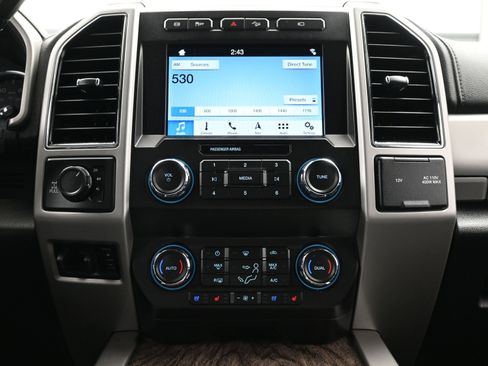 Used 2019 Ford F250 Lariat w/ Lariat Value Package image 17