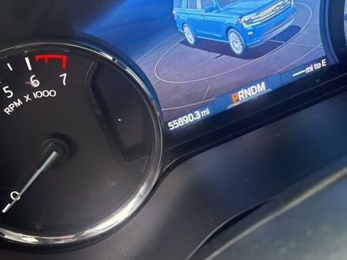 Used 2024 Ford Expedition XLT image 11