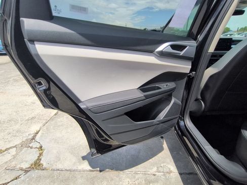 Used 2025 Volkswagen Taos SE FWD image 26