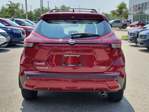 Certified 2024 Nissan Kicks SR w/ SR Premium Package FWD image 7