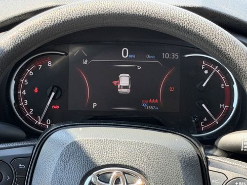 Used 2025 Toyota RAV4 LE AWD/4WD image 16
