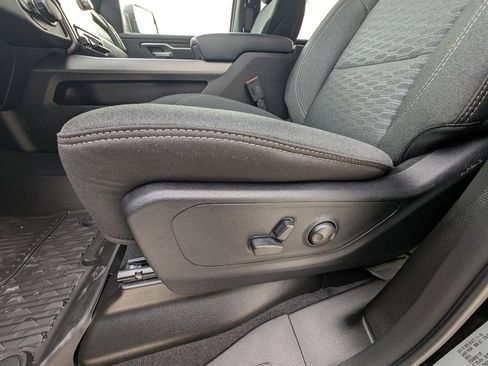 New 2026 RAM 1500 4x4 Crew Cab image 14