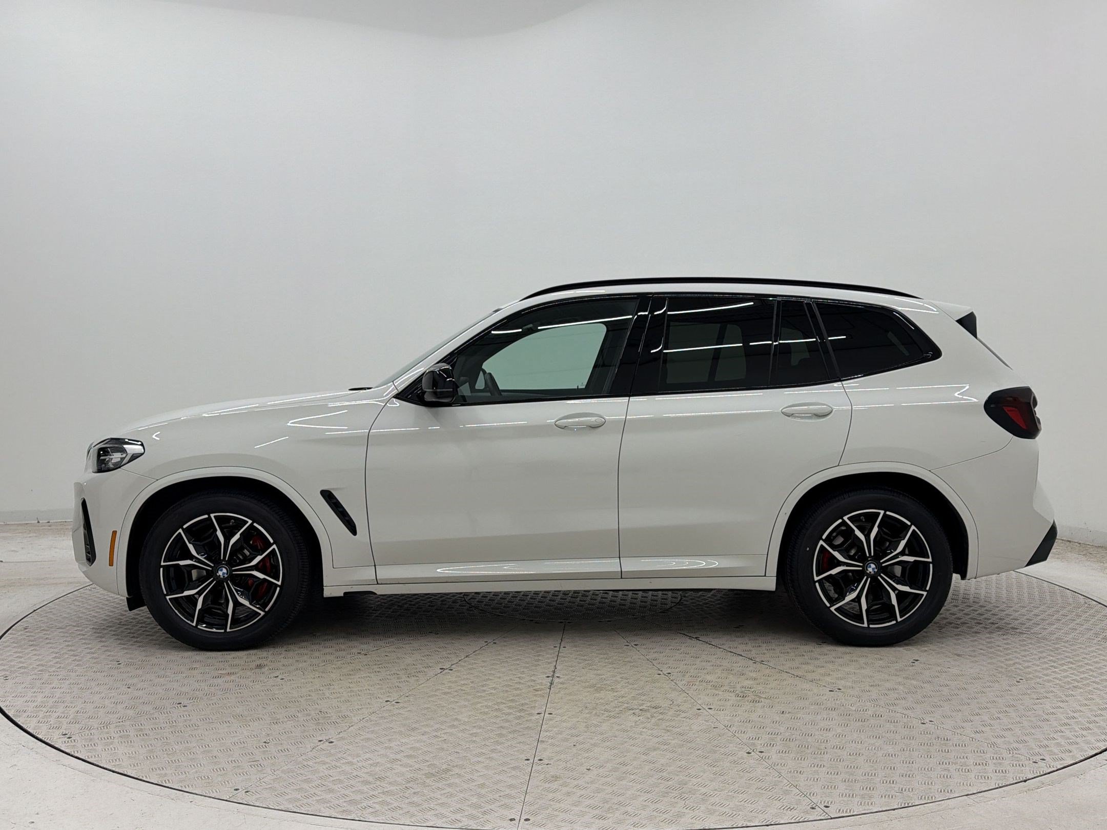 Certified 2024 BMW X3 M40i AWD/4WD image 2