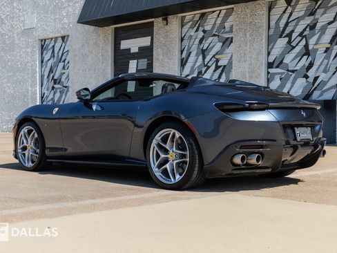 Used 2024 Ferrari Roma Spider RWD image 10