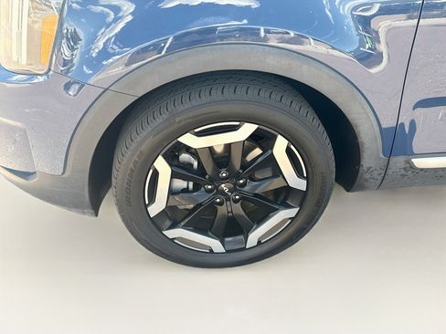 Used 2025 Kia Telluride S AWD/4WD image 11